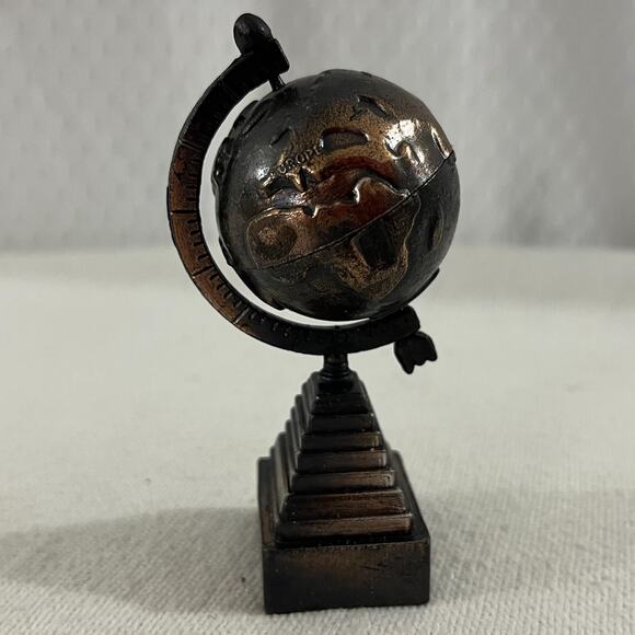 Vintage Antique Finished Zinc-Alloy Miniature Globe Pencil Sharpener - Picture 1 of 4